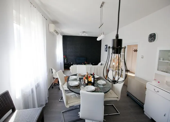 Erceg * トロギール